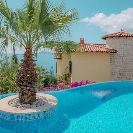 Limon, Cukurbag Peninsula-kas Βίλα