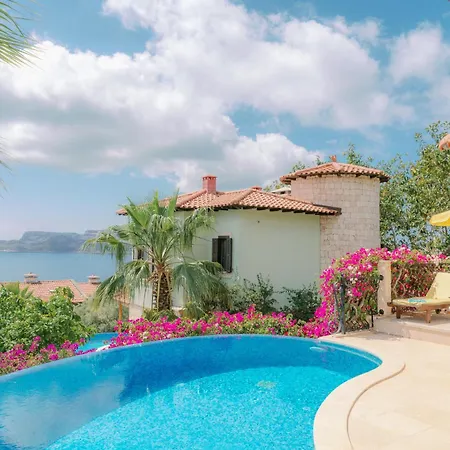 Limon, Cukurbag Peninsula-kas Βίλα Κας