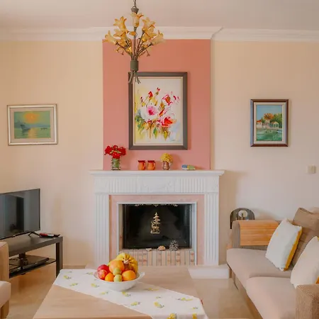 Limon, Cukurbag Peninsula-kas Villa