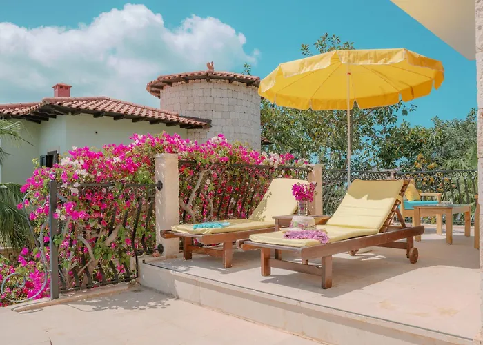 Limon, Cukurbag Peninsula-kas Villa